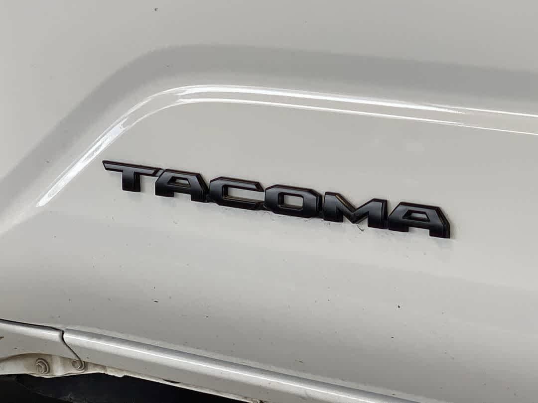 Certified 2024 Toyota Tacoma TRD Off-Road AWD/4WD image 11