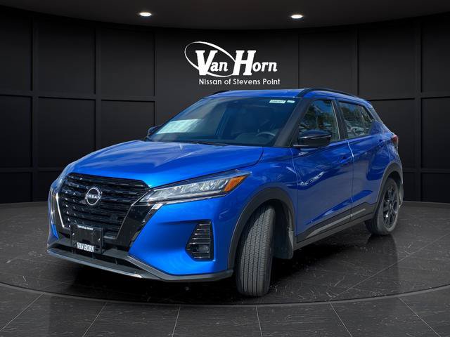 Used 2024 Nissan Kicks SR w/ SR Premium Package FWD image 3