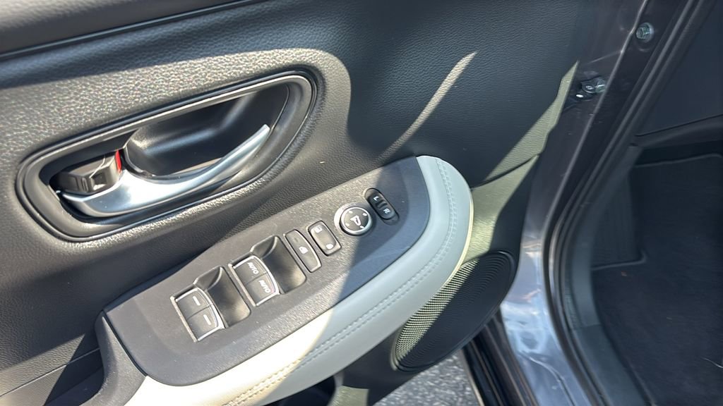 Used 2025 Honda HR-V EX-L image 14