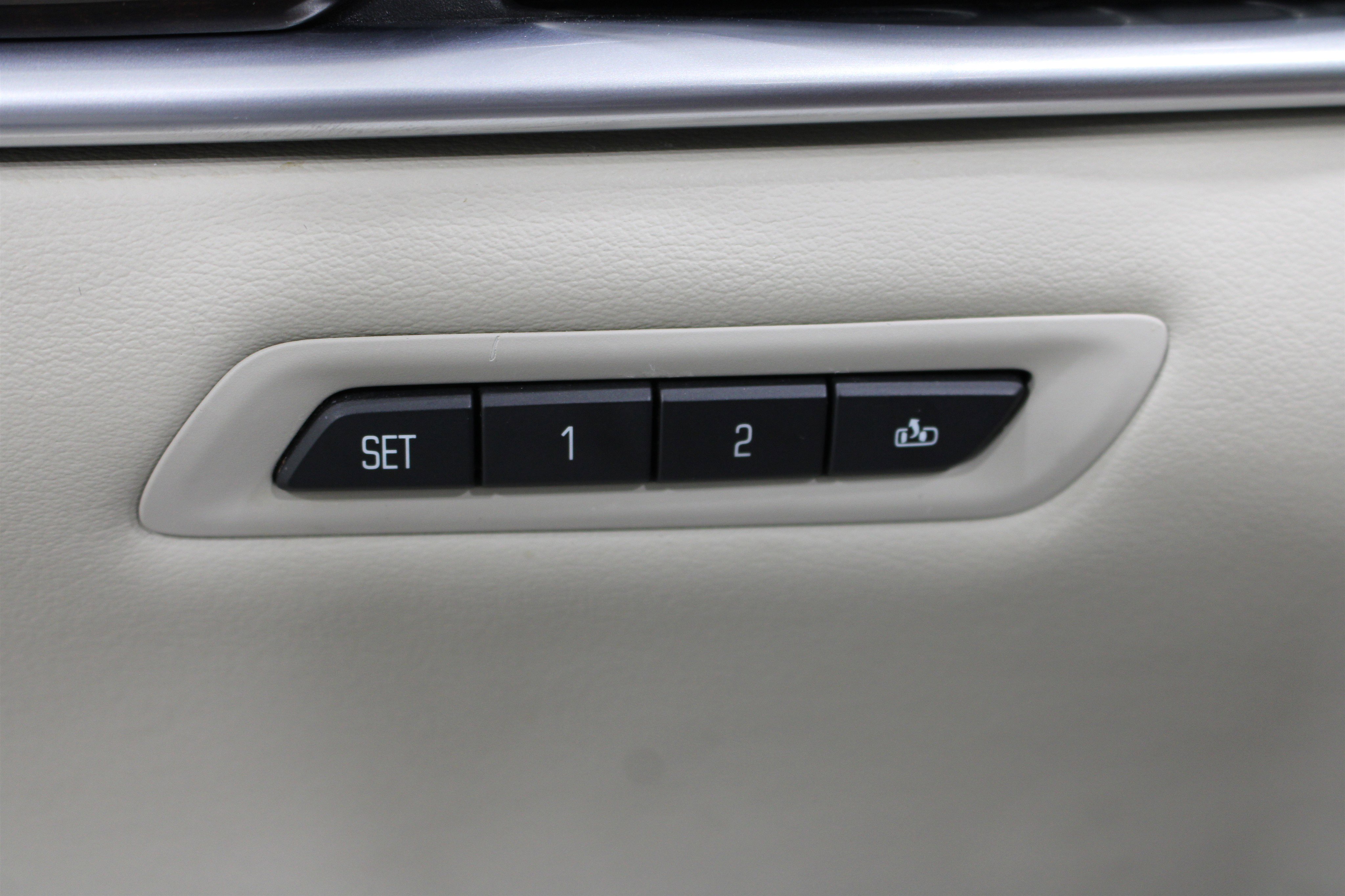 Used 2016 Cadillac XTS Luxury w/ Driver Awareness Package image 8