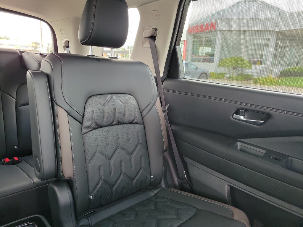 New 2026 Nissan Pathfinder Platinum AWD/4WD image 7