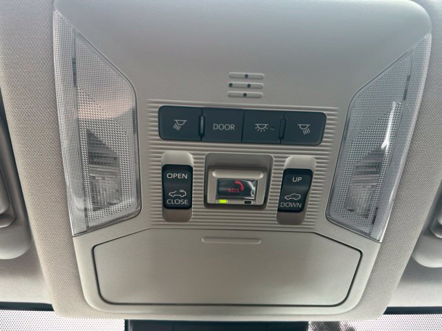 Used 2022 Toyota RAV4 XLE w/ Convenience Package FWD image 31