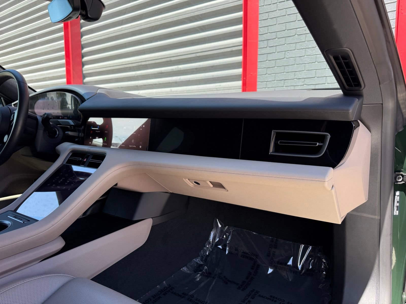 Used 2025 Porsche Taycan RWD image 30
