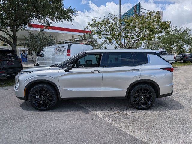 Used 2022 Mitsubishi Outlander SEL Black Edition FWD image 23