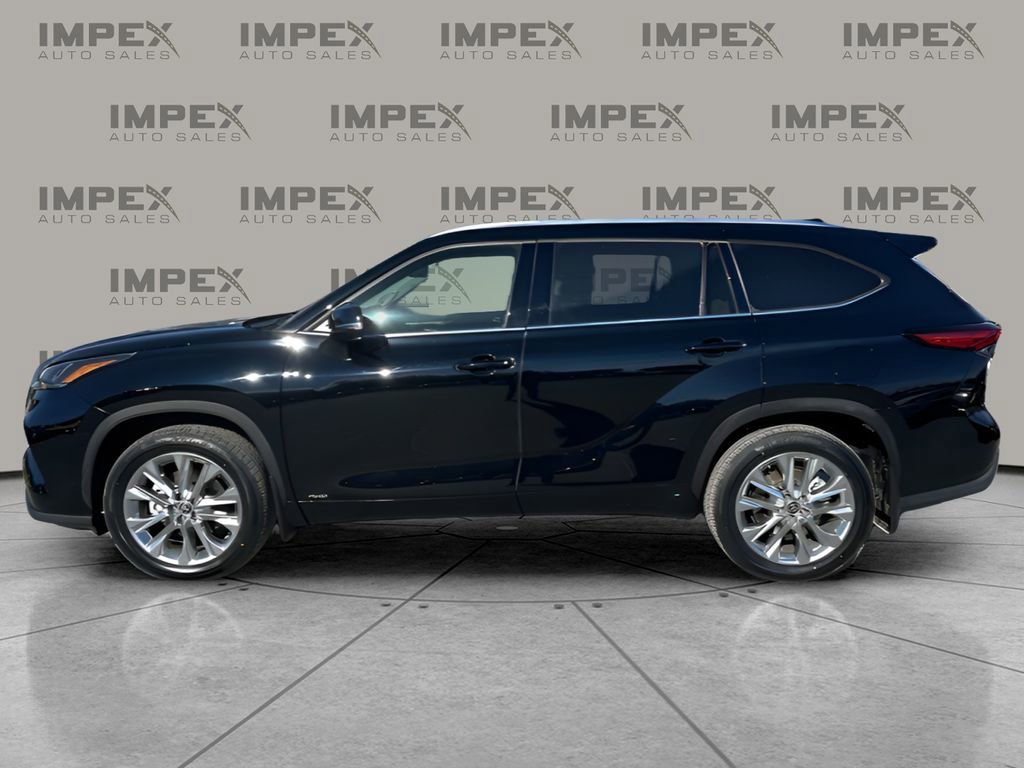 Used 2023 Toyota Highlander Limited image 2