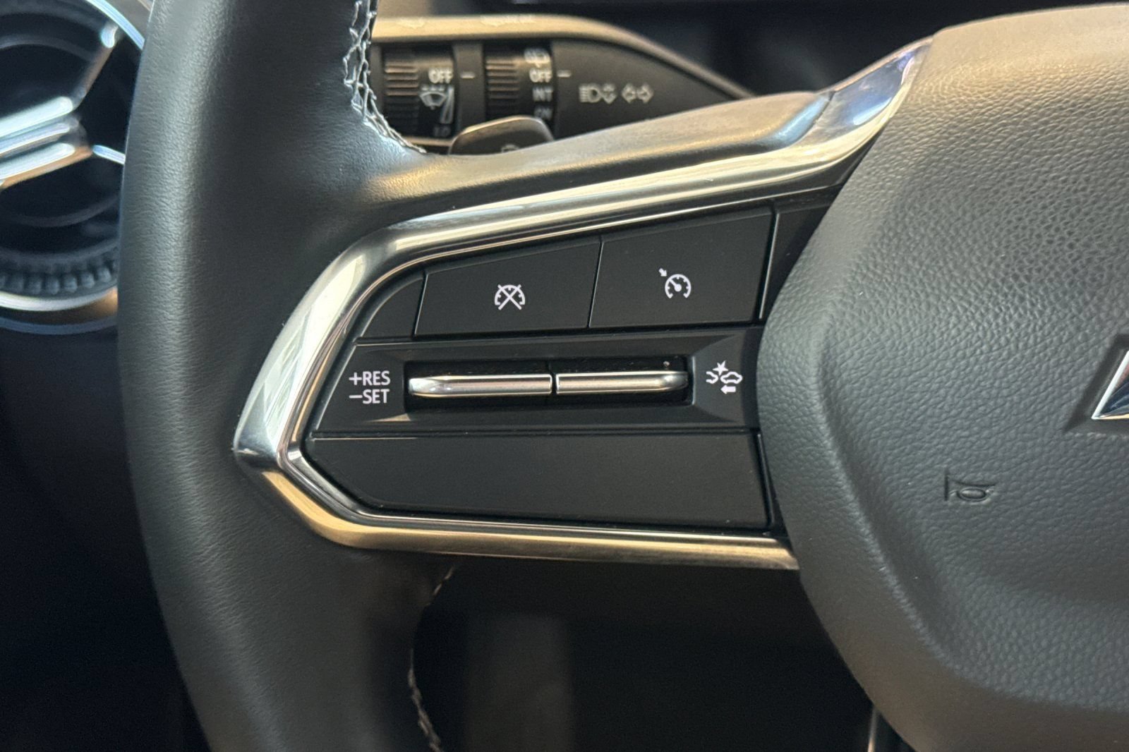 Used 2024 Chevrolet Equinox EV LT FWD image 33