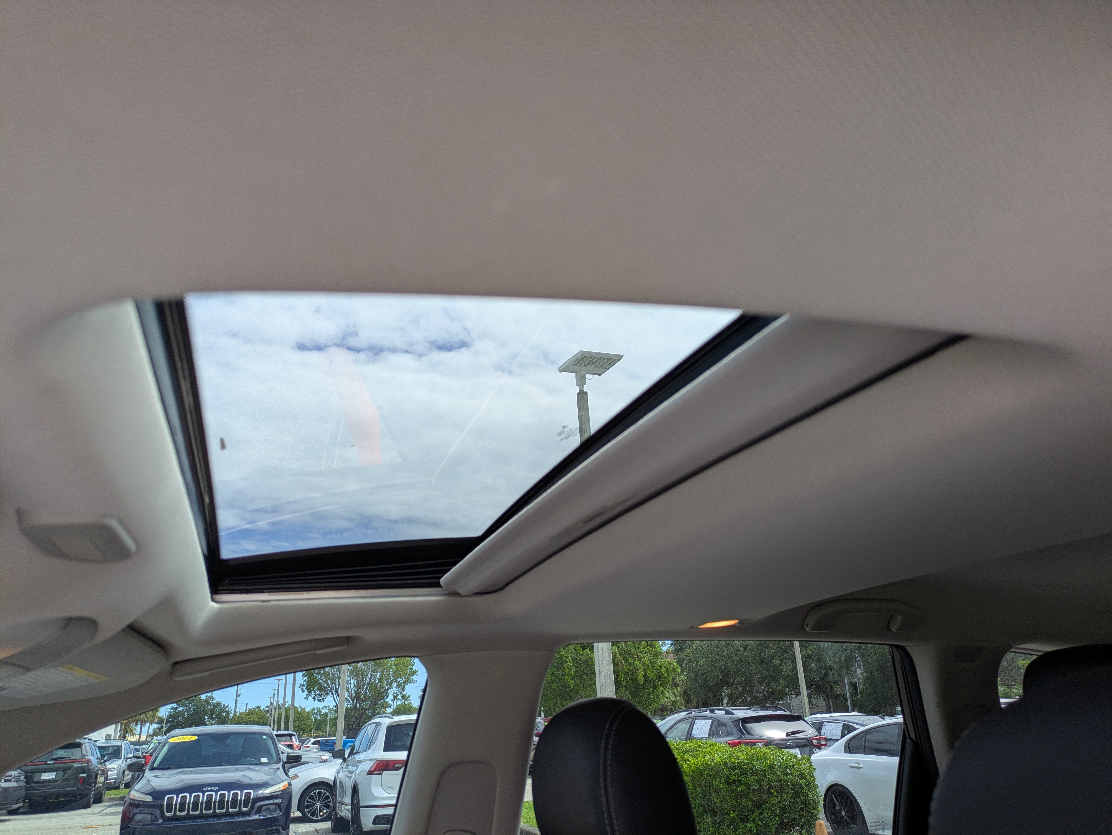 Used 2020 INFINITI QX60 Luxe w/ Essential Package FWD image 21