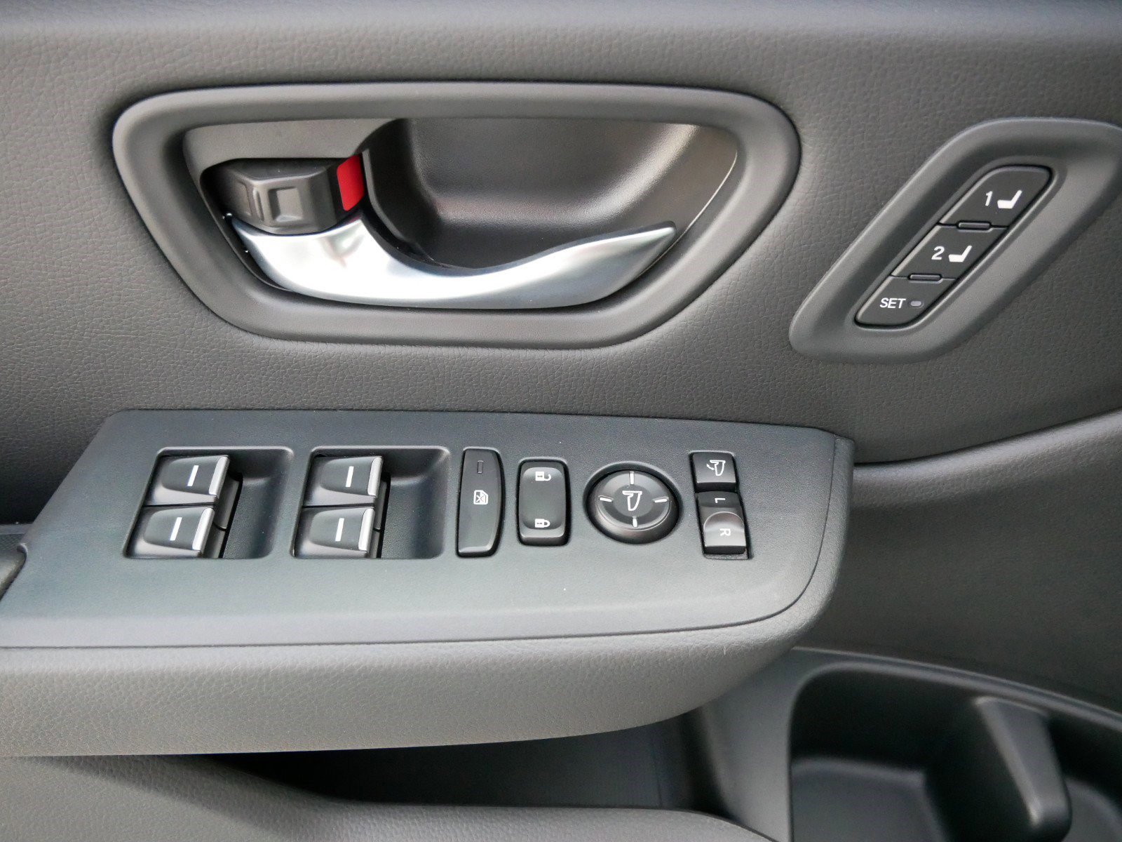 New 2025 Honda Pilot TrailSport image 16