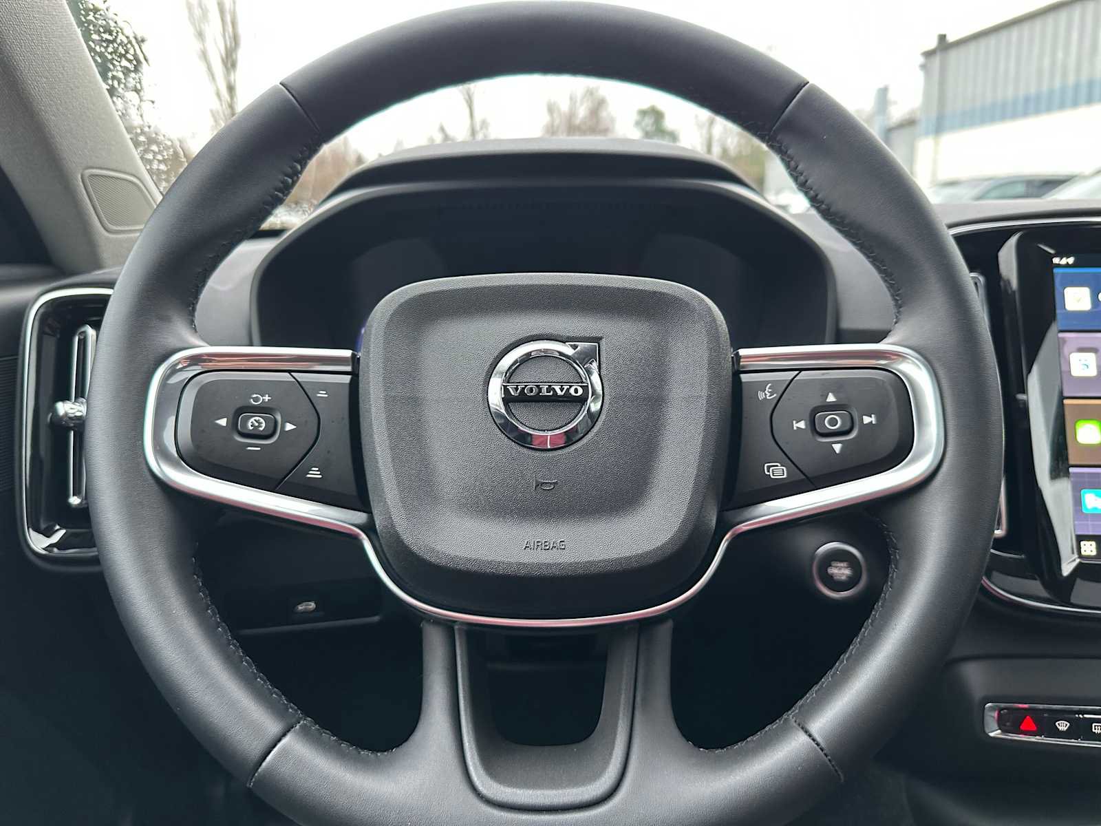 Used 2025 Volvo XC40 B5 Core w/ Protection Package Premier image 24