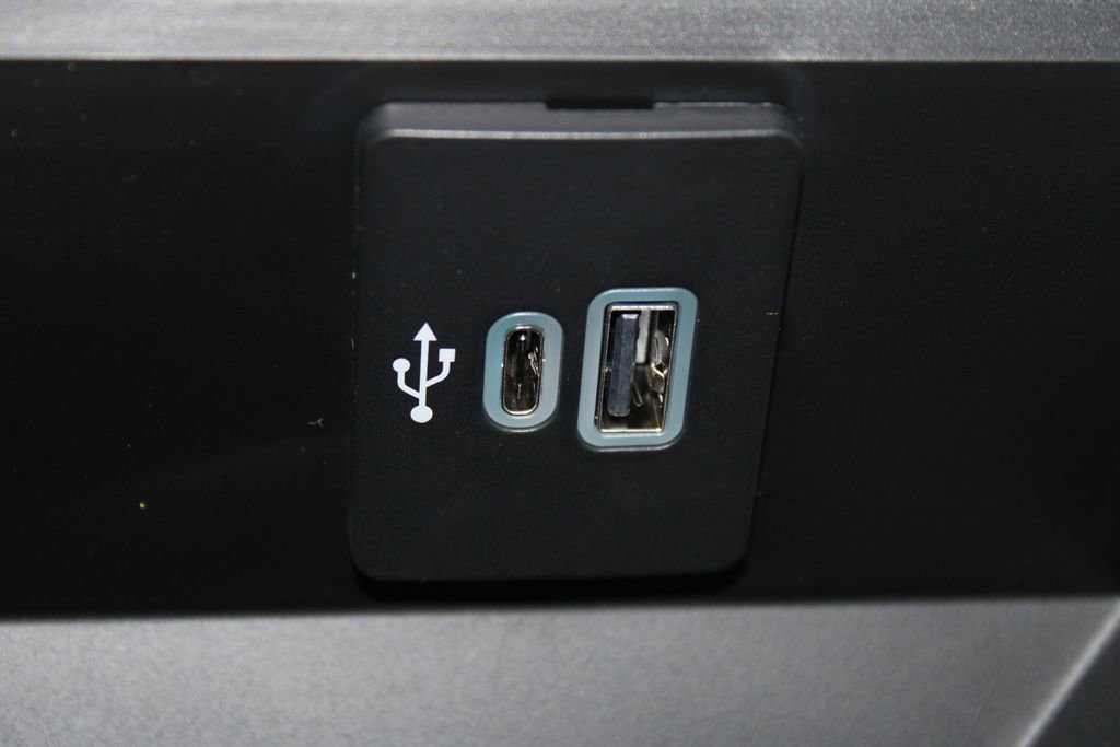 New 2026 Ford F250 Lariat w/ Black Appearance Package image 49