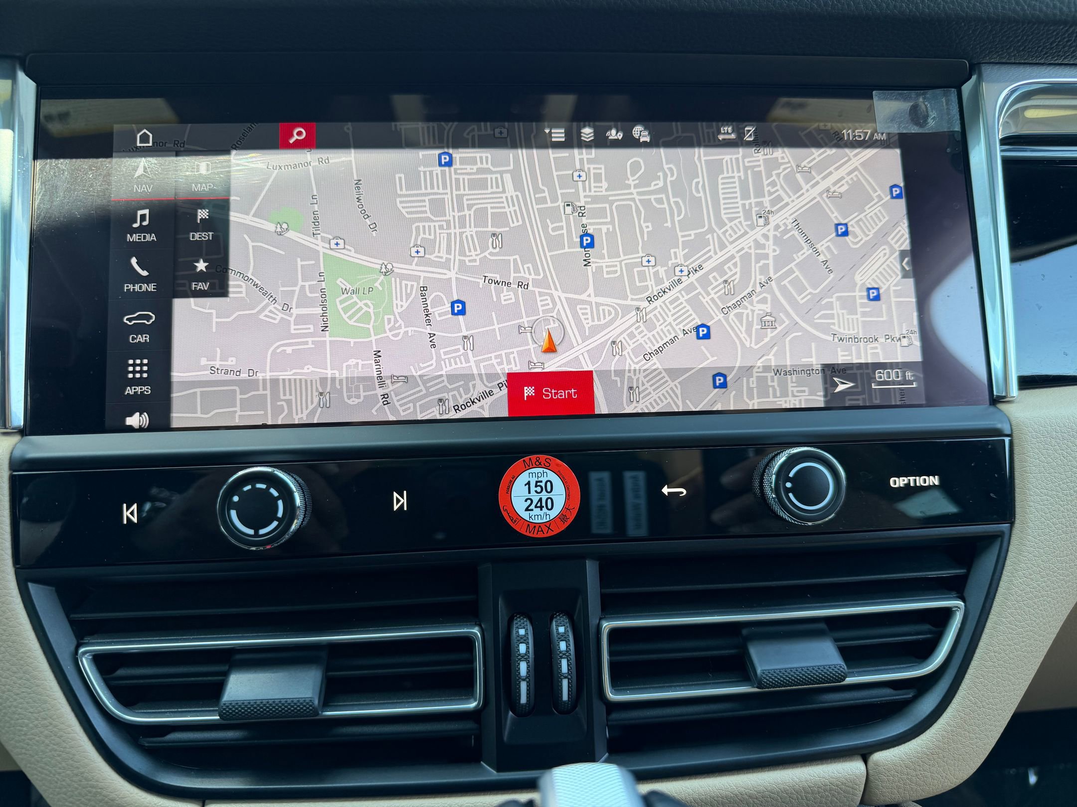 Certified 2026 Porsche Macan AWD/4WD image 27