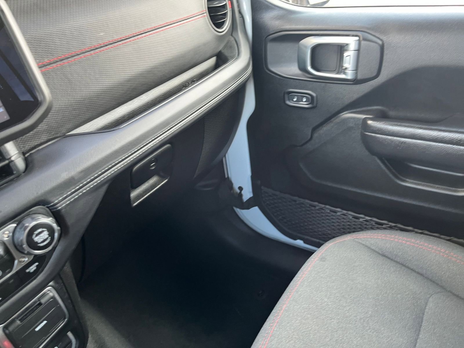 Used 2025 Jeep Wrangler Rubicon image 35