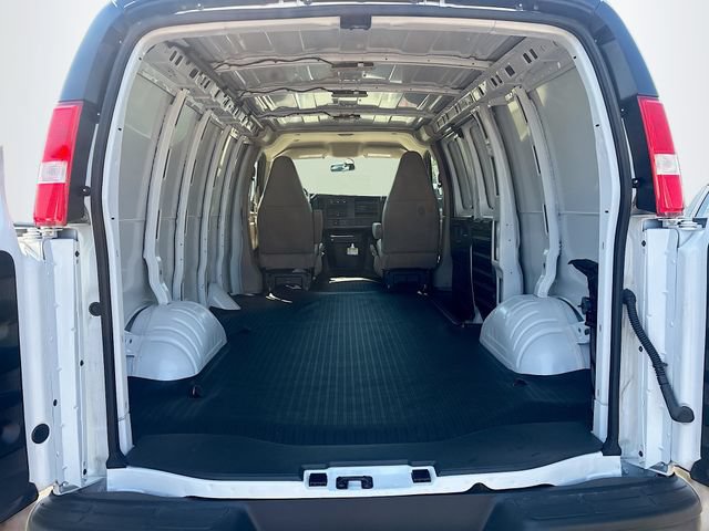 New 2025 Chevrolet Express 3500 w/ Driver Convenience Package RWD image 16