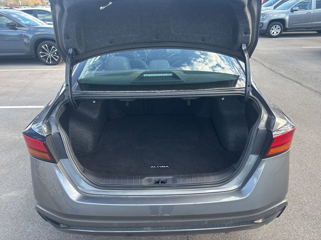 Used 2024 Nissan Altima 2.5 SV image 12