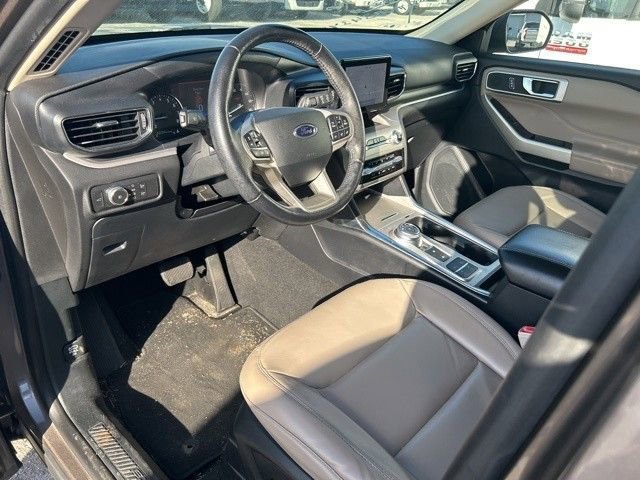 Used 2021 Ford Explorer XLT w/ Equipment Group 202A image 13