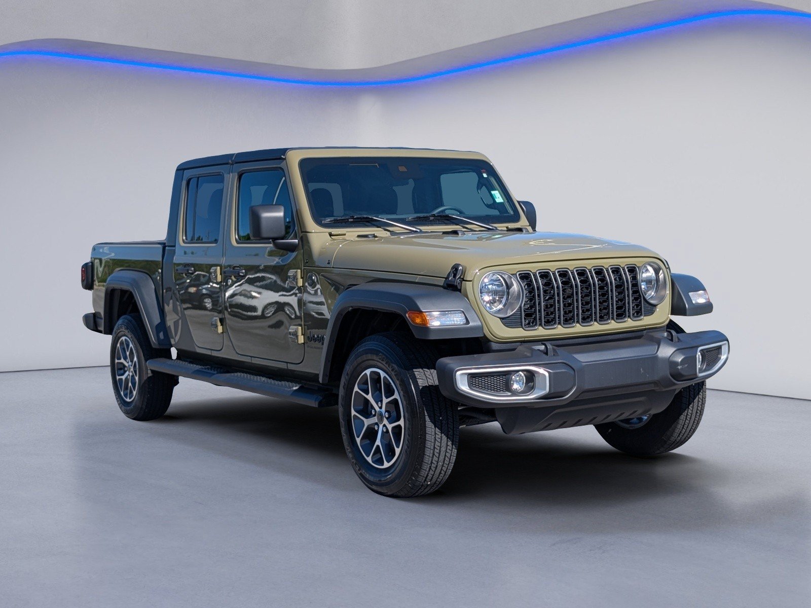 Used 2025 Jeep Gladiator Sport AWD/4WD image 4