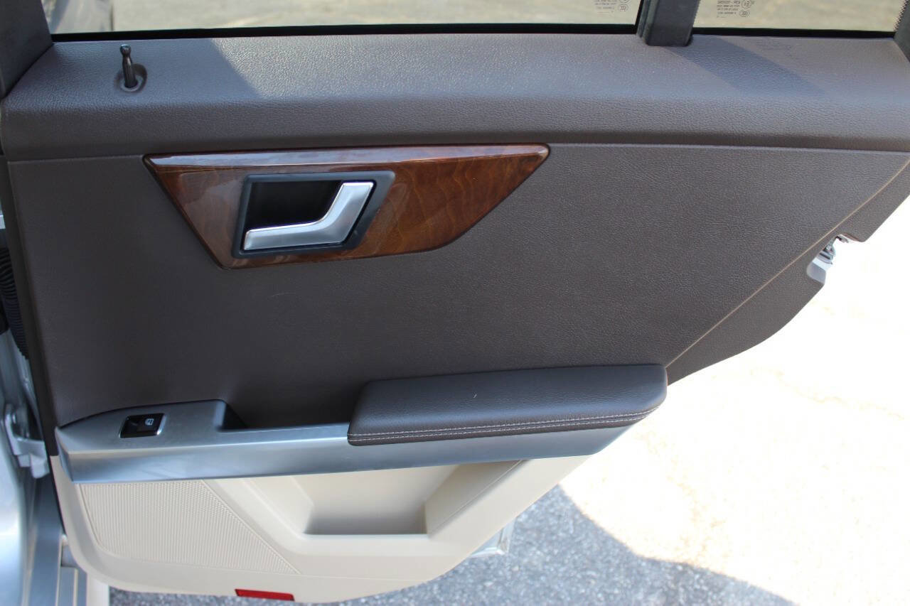 Used 2015 Mercedes-Benz GLK 350 2WD image 12