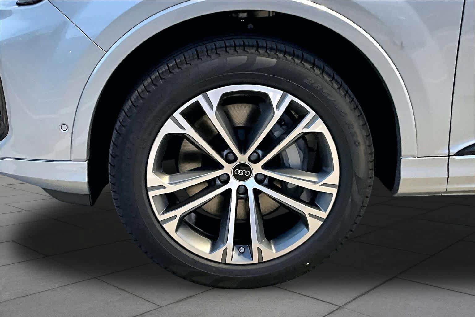 New 2026 Audi Q7 2.0T Premium AWD/4WD image 11