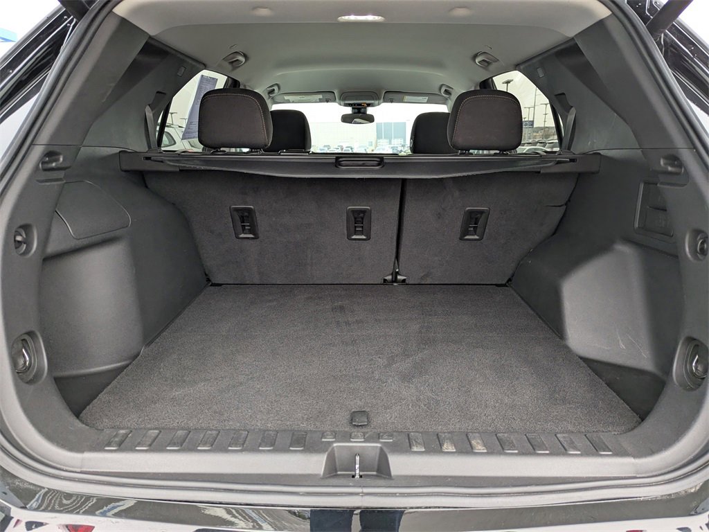 Used 2023 Chevrolet Equinox LT w/ Driver Convenience Package image 32