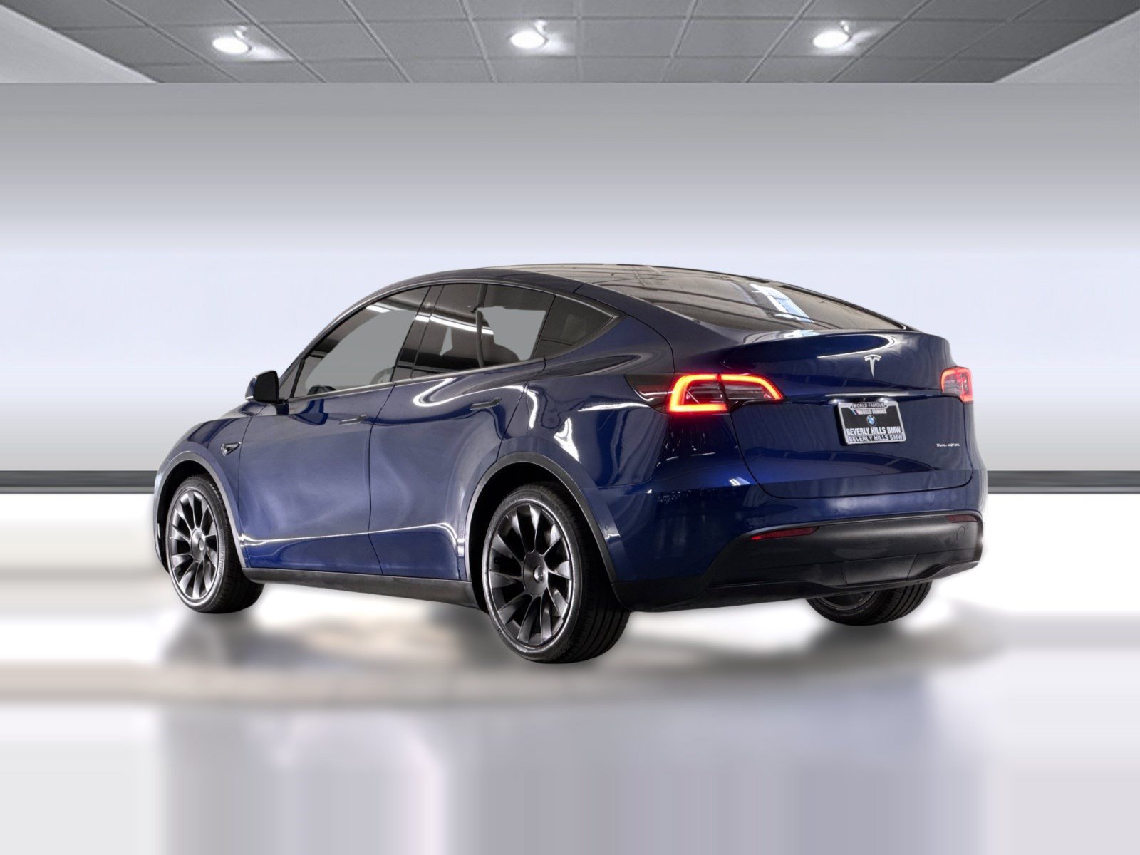 Used 2021 Tesla Model Y Long Range AWD/4WD image 3