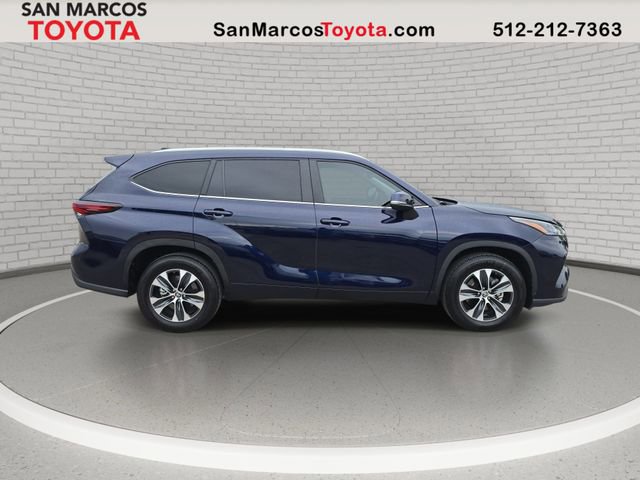 Used 2025 Toyota Highlander XLE image 4