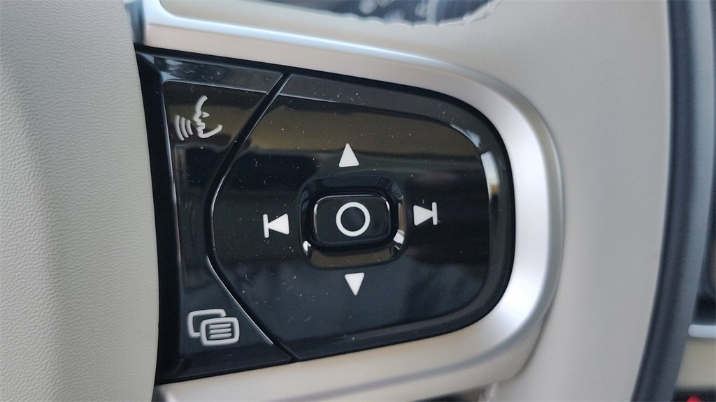 New 2026 Volvo XC90 B6 Ultra image 16