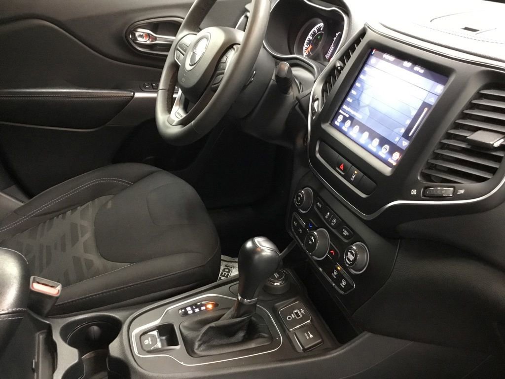 Used 2022 Jeep Cherokee Latitude w/ Trailer Tow Group image 44