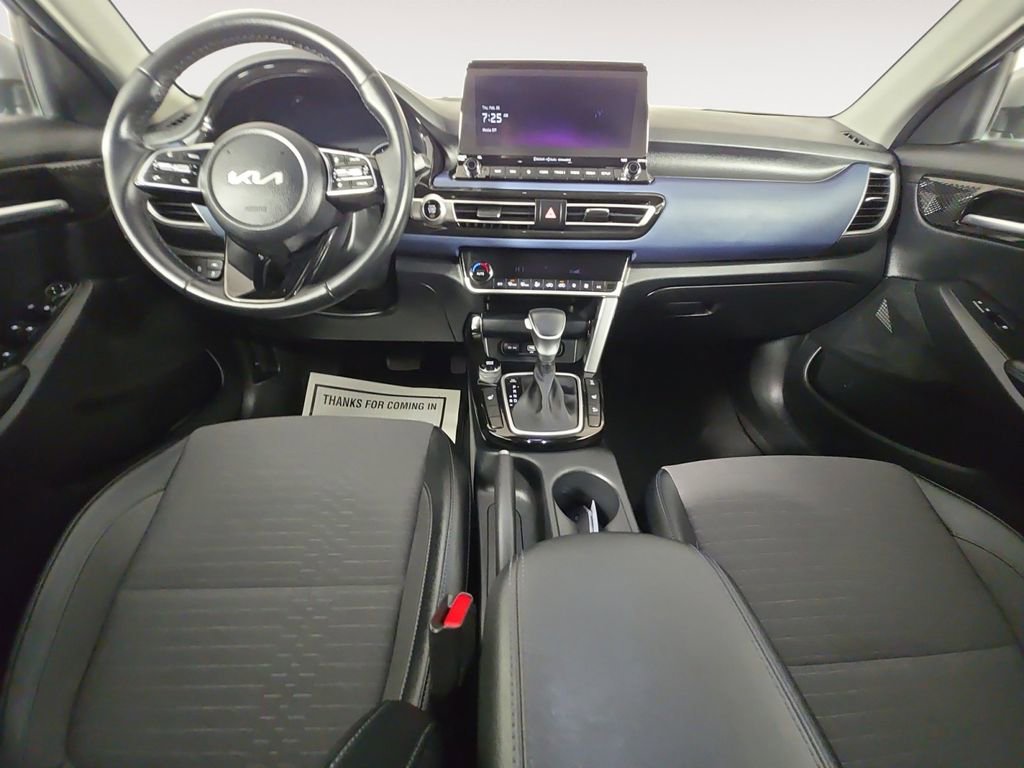 Used 2023 Kia Seltos S w/ Navigation Package image 10