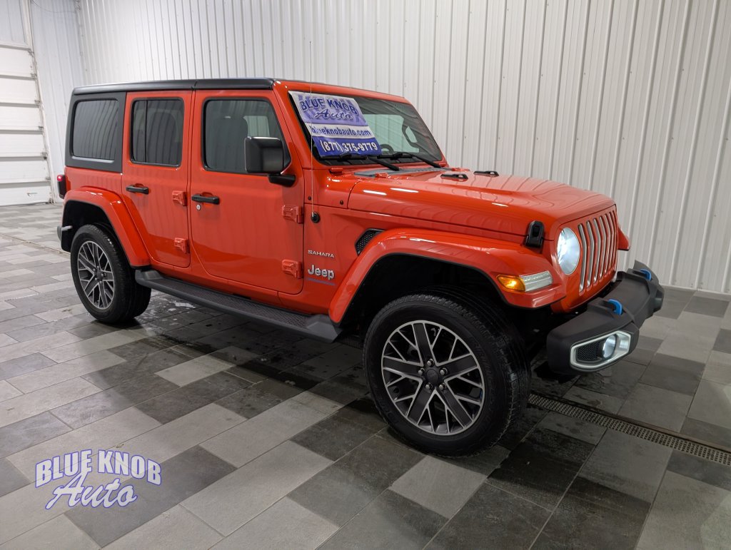Used 2023 Jeep Wrangler Unlimited Sahara w/ Cold Weather Group AWD/4WD image 5