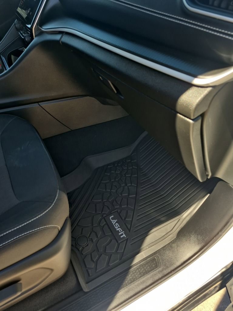 Used 2023 Jeep Grand Cherokee Laredo X image 29