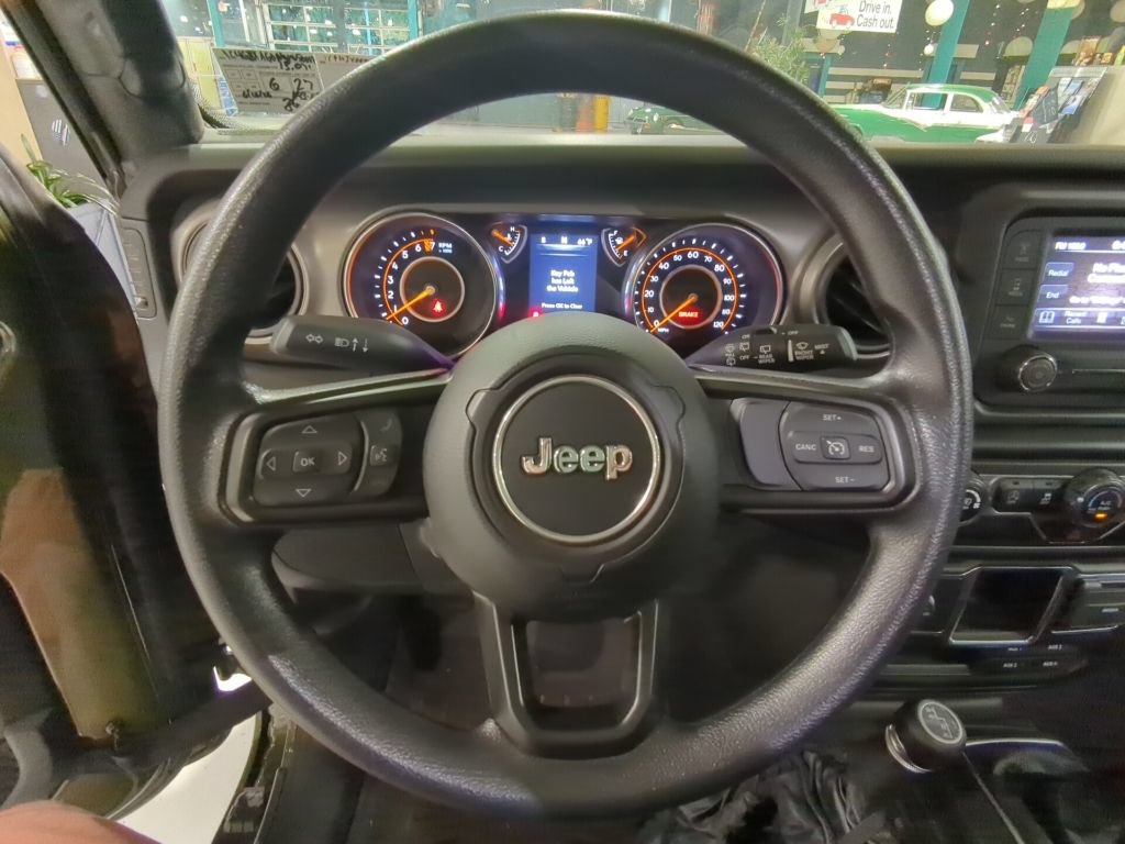 Used 2021 Jeep Wrangler Willys AWD/4WD image 2