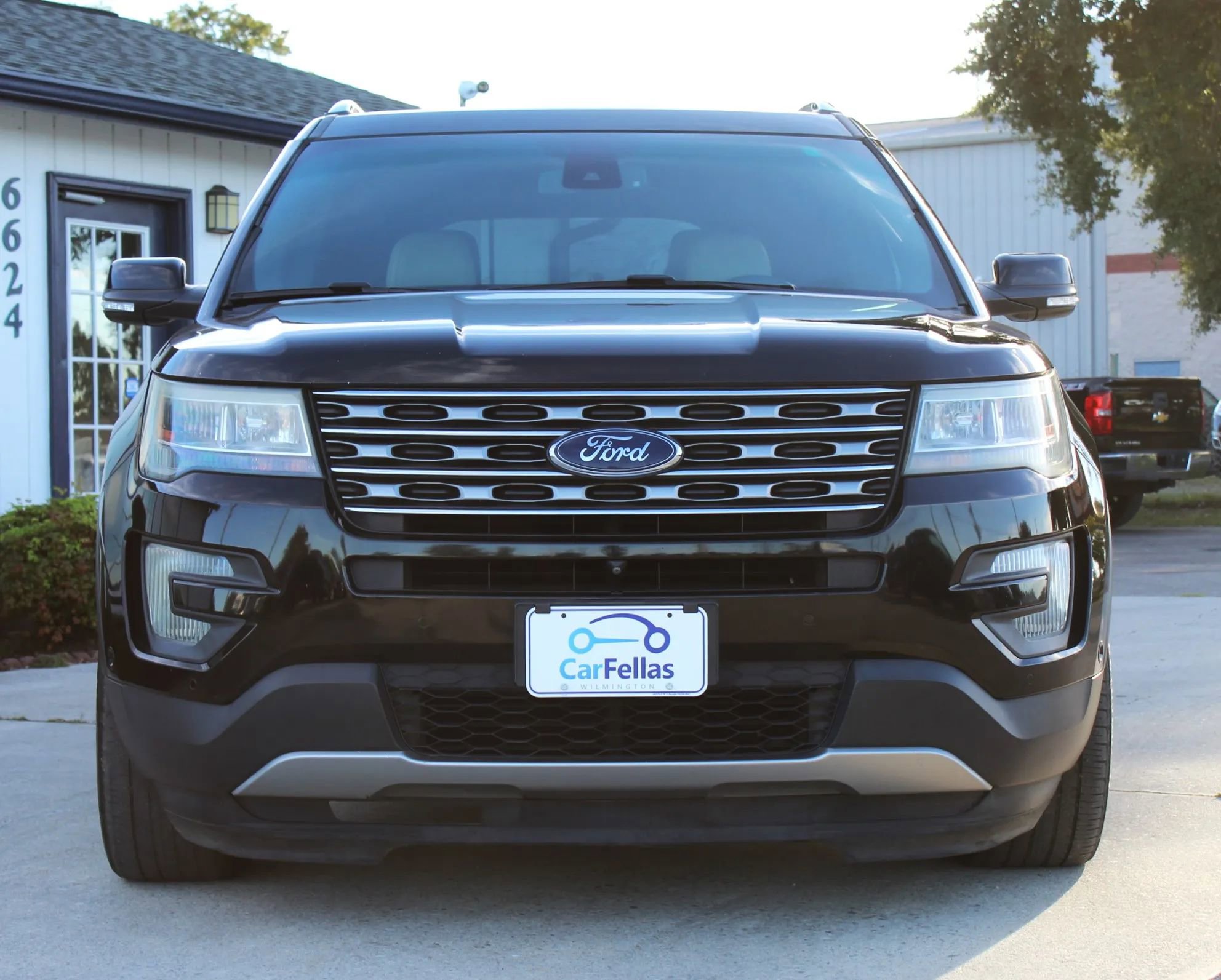 Used 2017 Ford Explorer Limited w/ Equipment Group 301A image 8