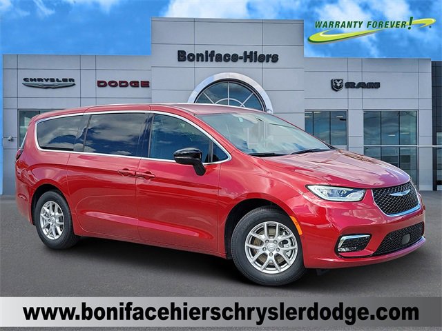 New 2026 Chrysler Pacifica Select