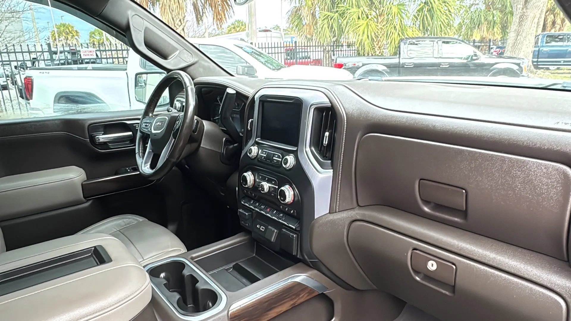 Used 2019 GMC Sierra 1500 SLT w/ SLT Premium Package AWD/4WD image 9