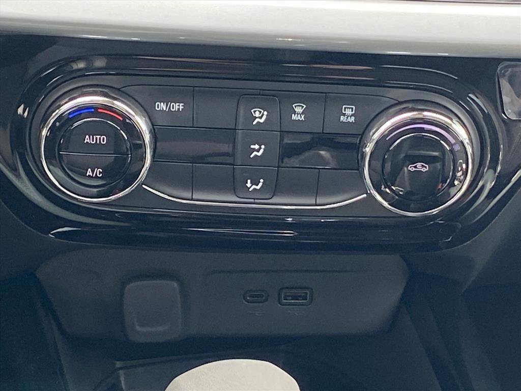 New 2026 Chevrolet Trax LT w/ Sunroof Package image 9