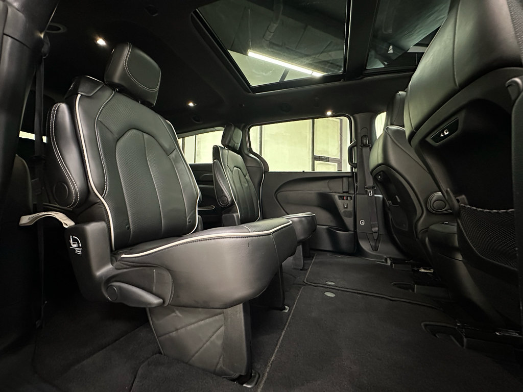 Used 2026 Chrysler Pacifica Limited w/ S Appearance Package FWD image 20