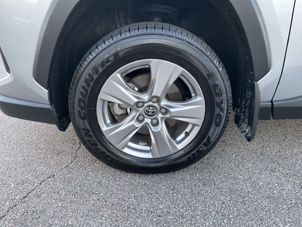 Used 2025 Toyota RAV4 XLE w/ Weather Package AWD/4WD image 9