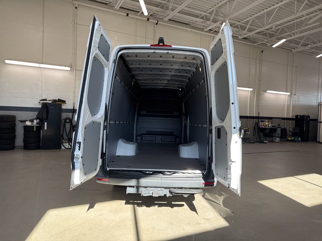 Used 2025 Mercedes-Benz Sprinter 3500 image 21