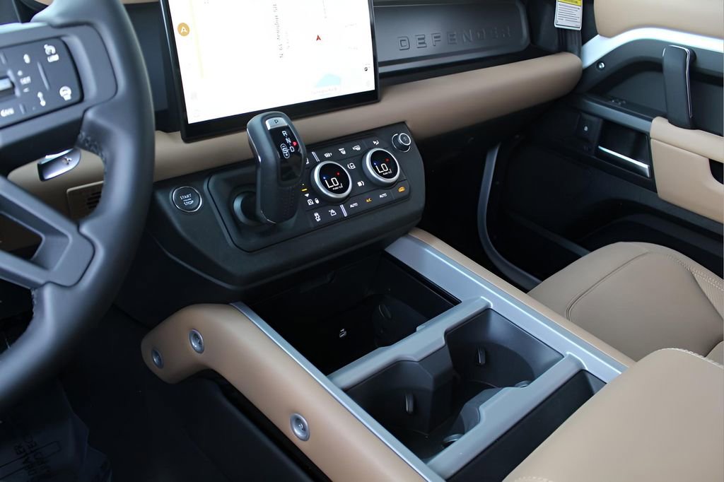 Used 2025 Land Rover Defender 110 V8 image 26