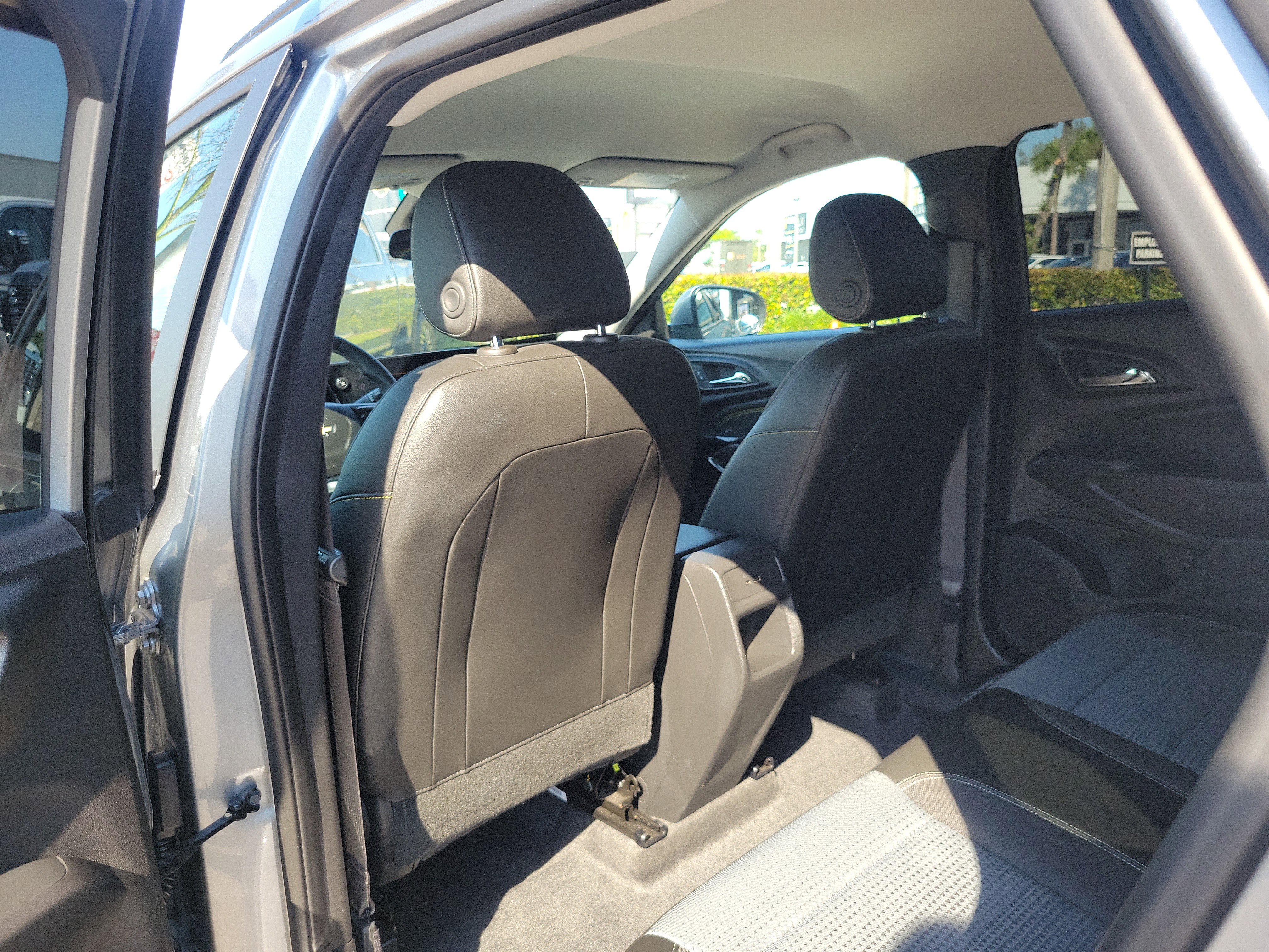 Used 2025 Chevrolet Trax LT w/ Driver Confidence Package FWD image 13