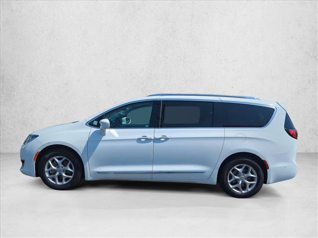 Used 2019 Chrysler Pacifica Touring-L Plus w/ Advanced Safetytec Group FWD image 9