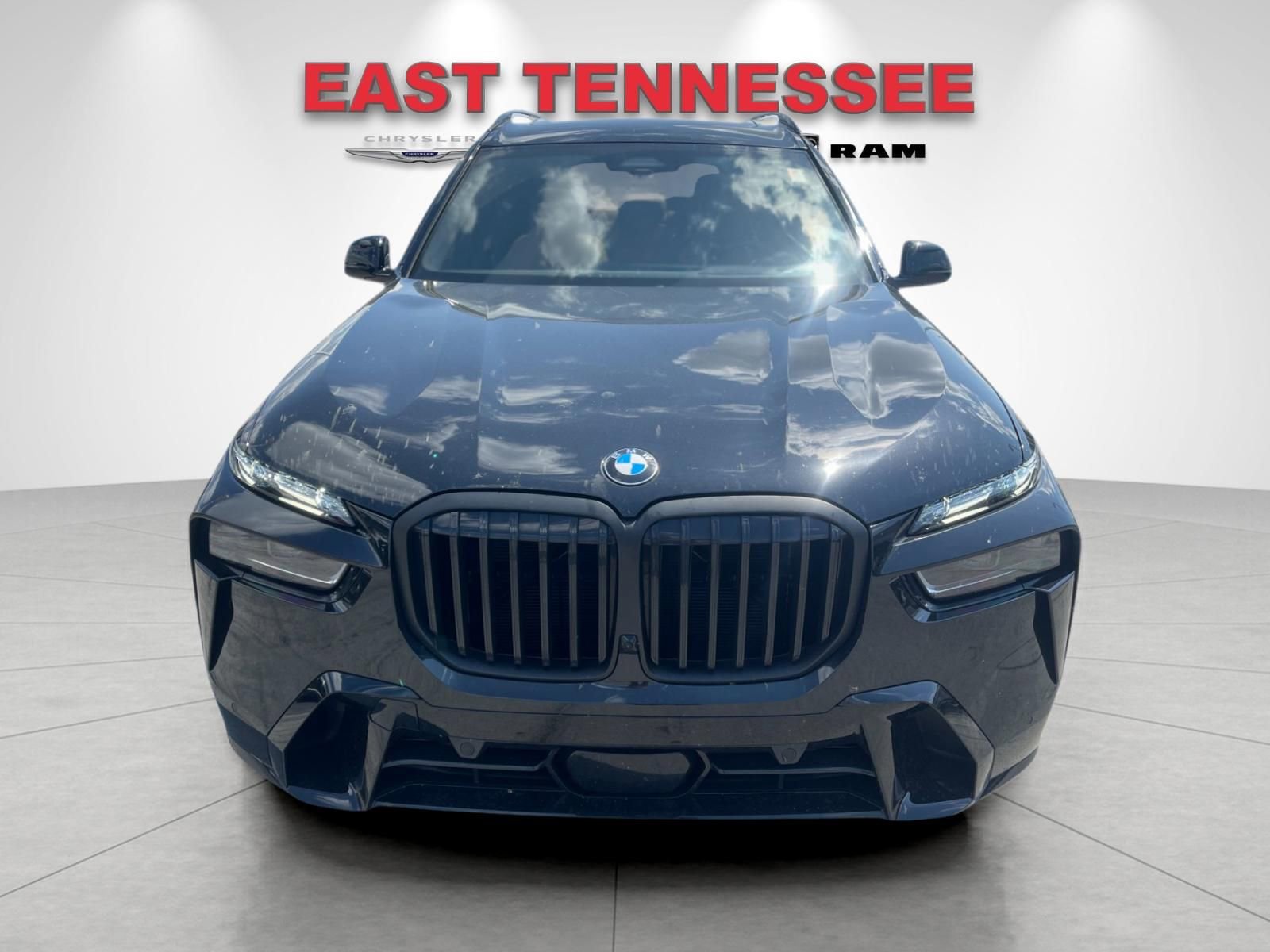 Used 2024 BMW X7 xDrive40i w/ Executive Package image 9
