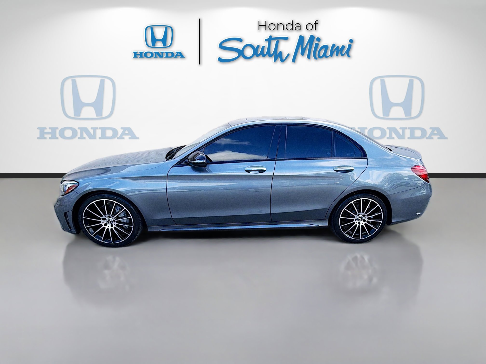 Used 2019 Mercedes-Benz C 300 Sedan image 4