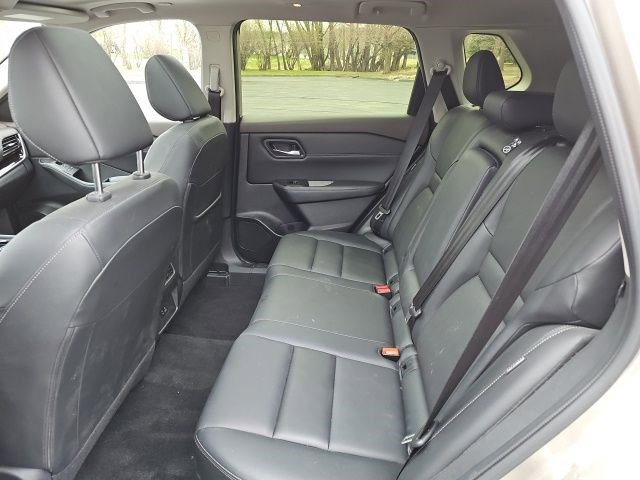 Used 2023 Nissan Rogue SL AWD/4WD image 18