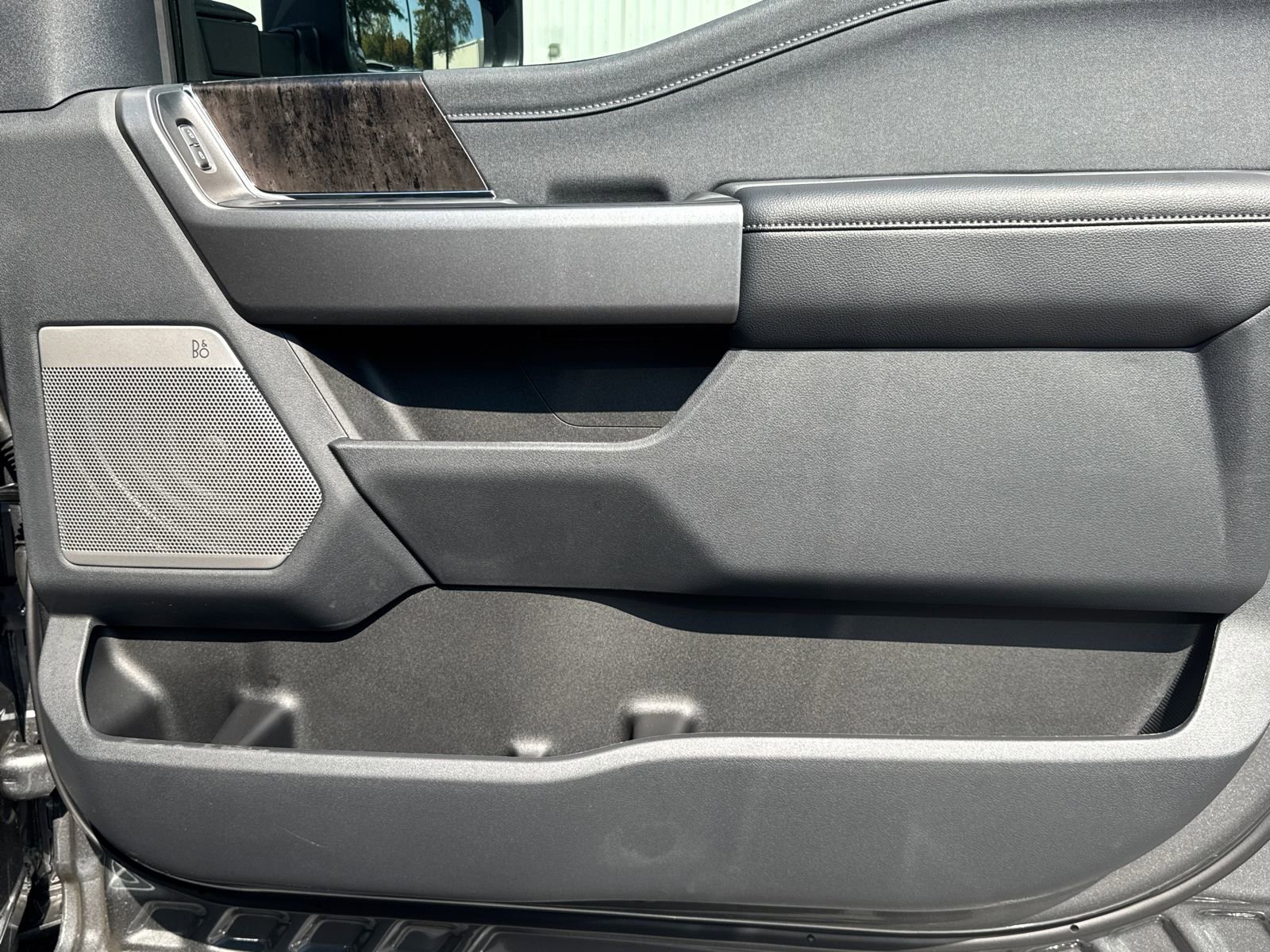 New 2025 Ford F250 Lariat w/ Lariat Ultimate Package image 14