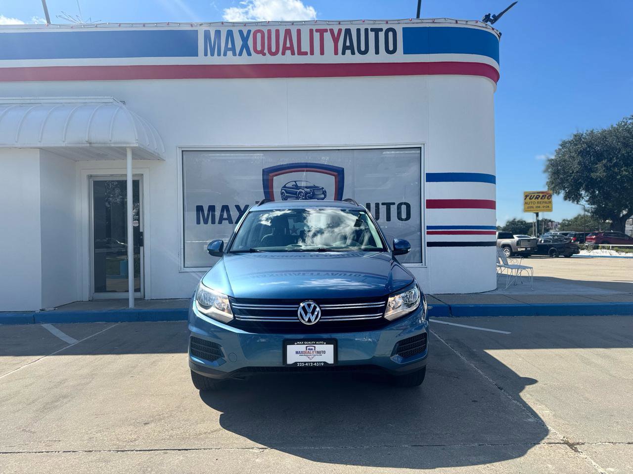 Used 2017 Volkswagen Tiguan Limited w/ Premium Package image 7