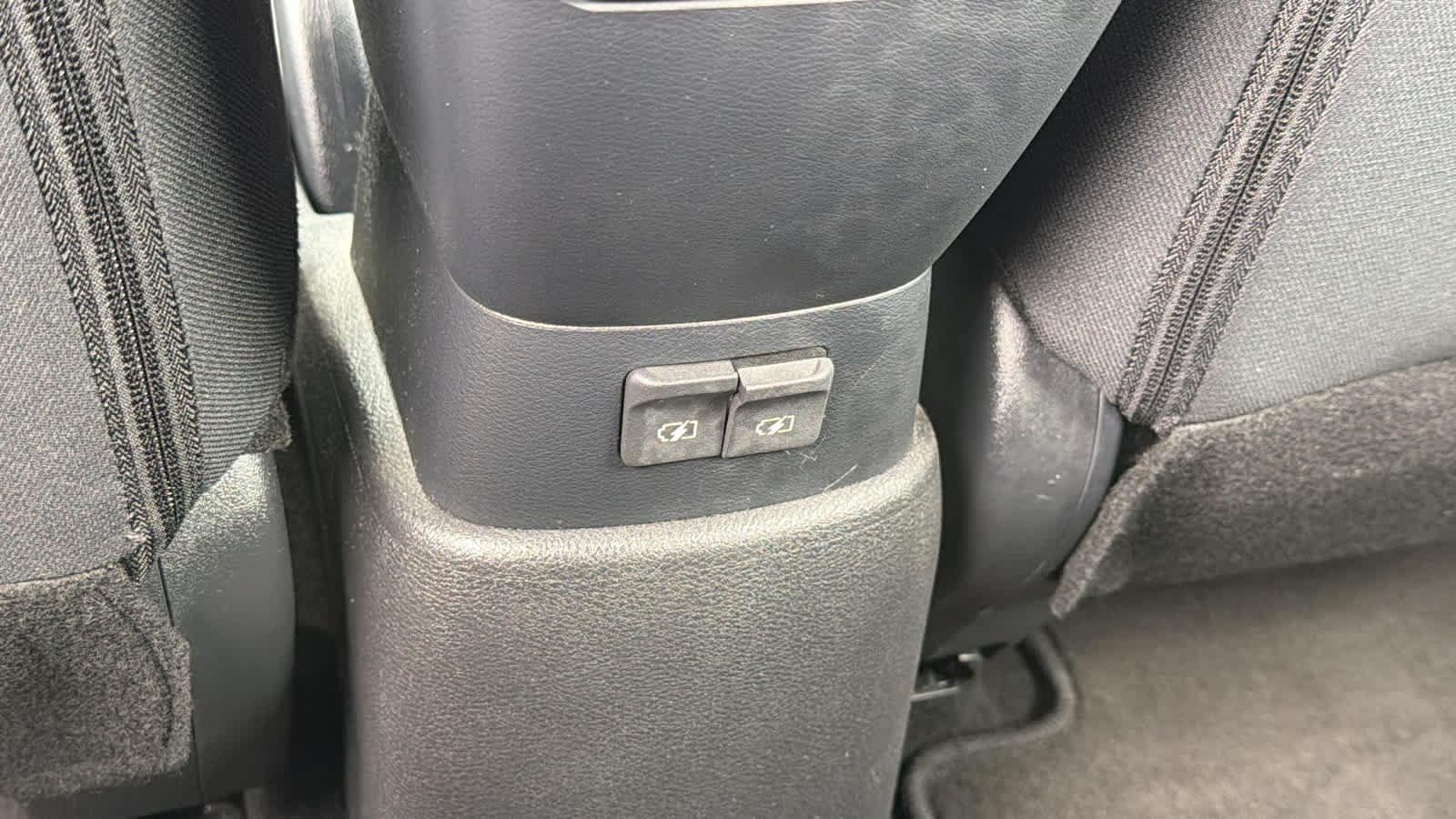 Used 2024 Nissan Kicks S FWD image 25