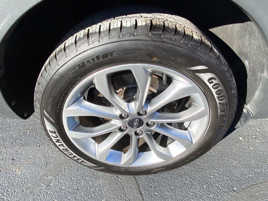 Used 2019 Lincoln MKC Select w/ Select Plus Package AWD/4WD image 9