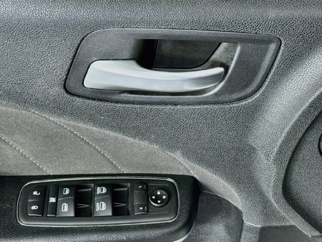 Used 2020 Dodge Charger SXT RWD image 21