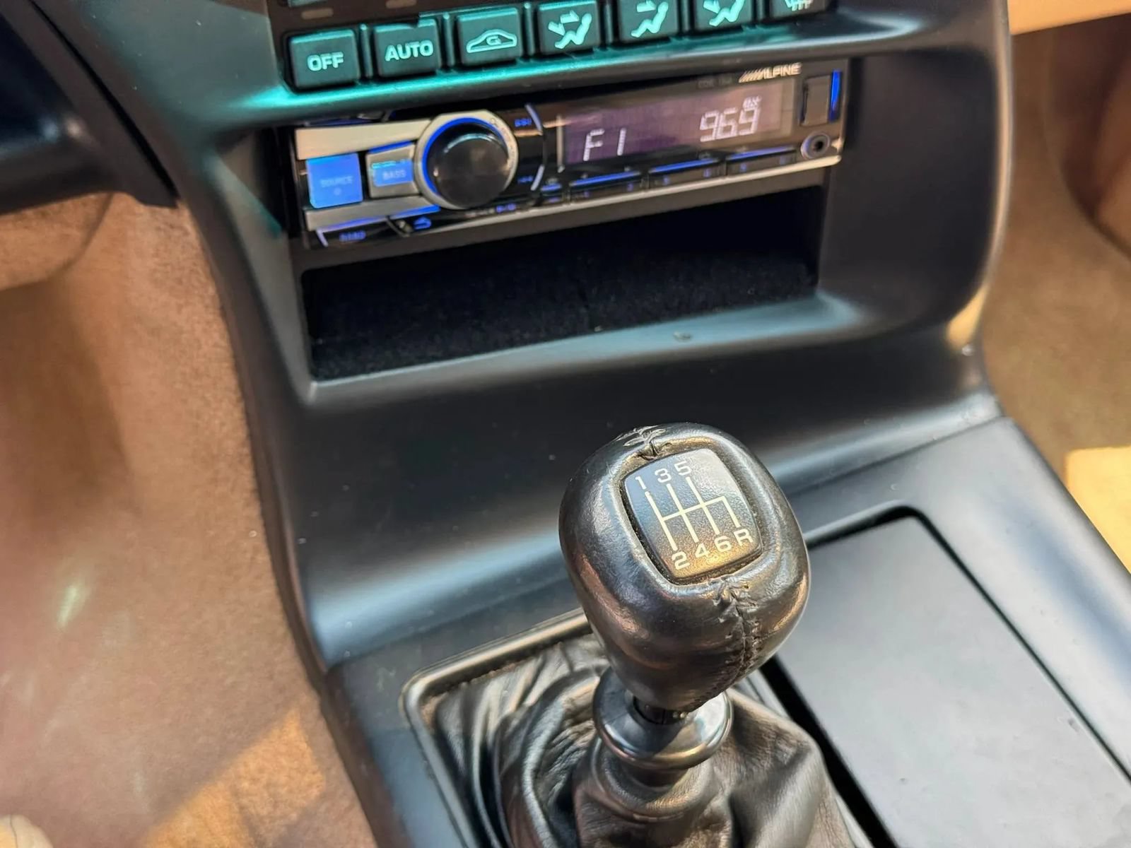 Used 1994 Chevrolet Corvette Coupe RWD image 22